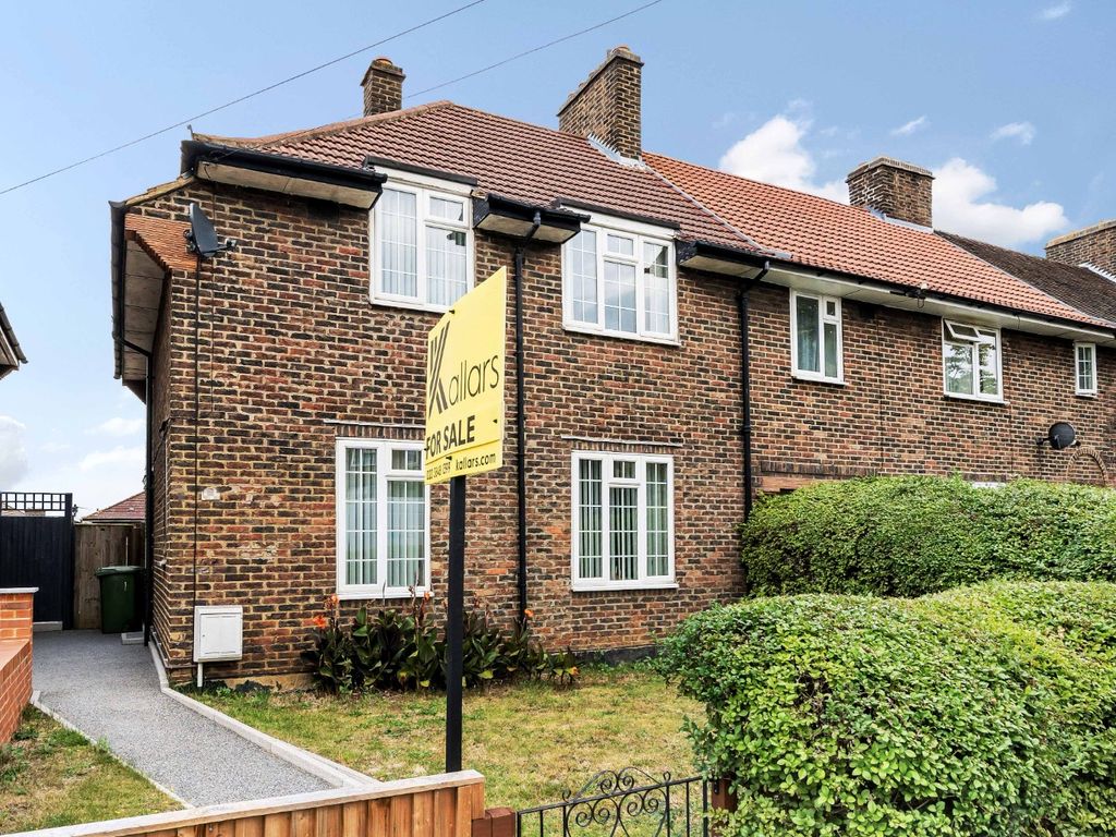 3 bed semidetached house for sale in Southend Lane, London SE6, £