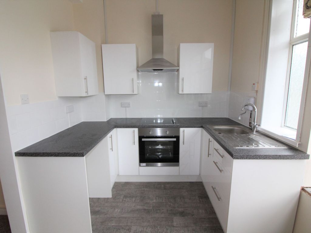 1 bed flat to rent in High Street, Newbridge, Newport NP11, £550 pcm