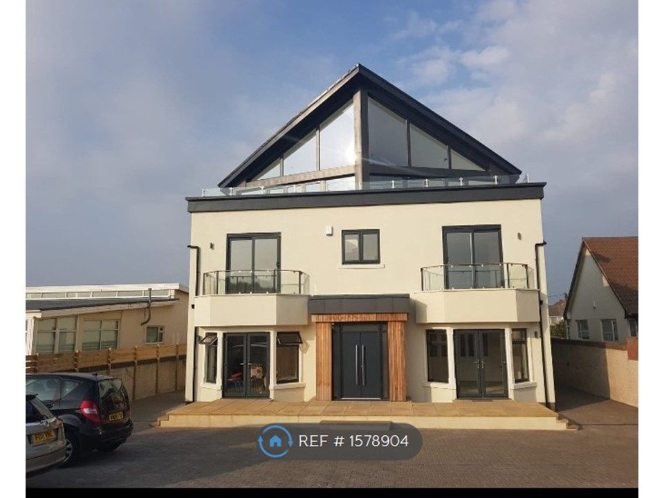 2 bed flat to rent in North Promenade, Lytham St. Annes FY8, £950 pcm