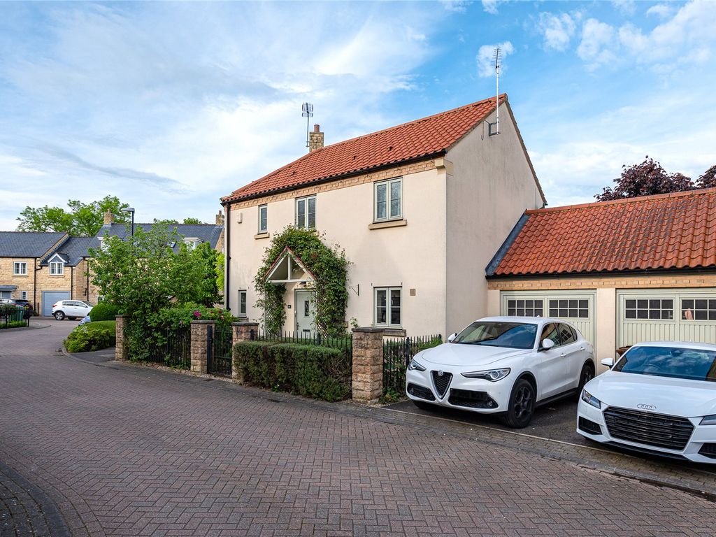 4 bed country house for sale in Nunnery Way, Clifford, Wetherby LS23