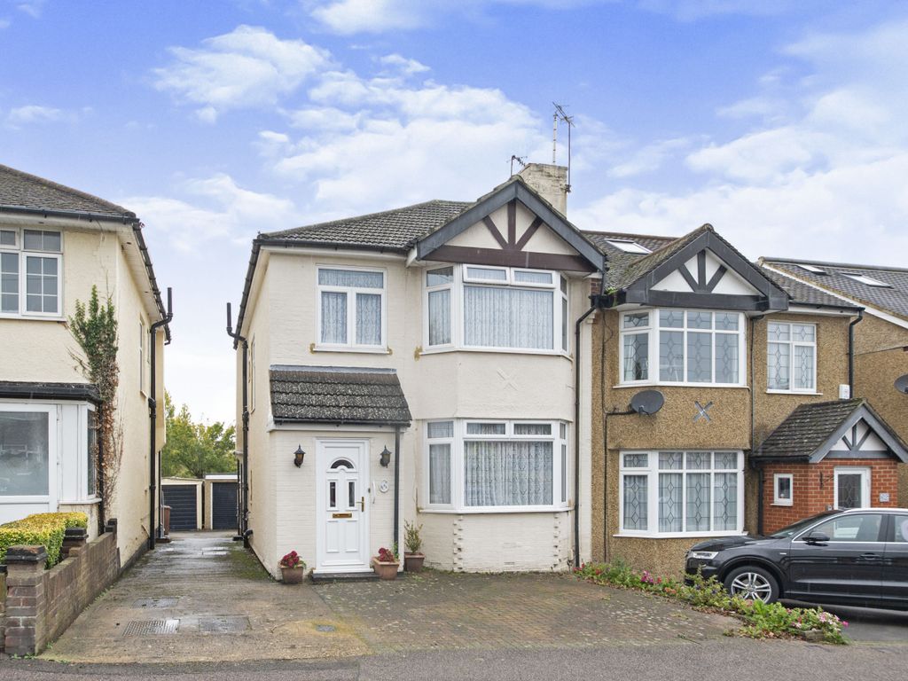 3 bed semidetached house for sale in Bullhead Road, Borehamwood WD6
