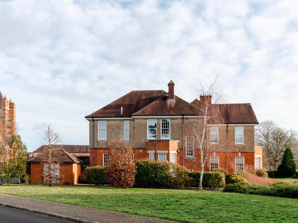 4 bed flat for sale in Hedgefield Villa, Cayton Road, Coulsdon CR5 Zoopla