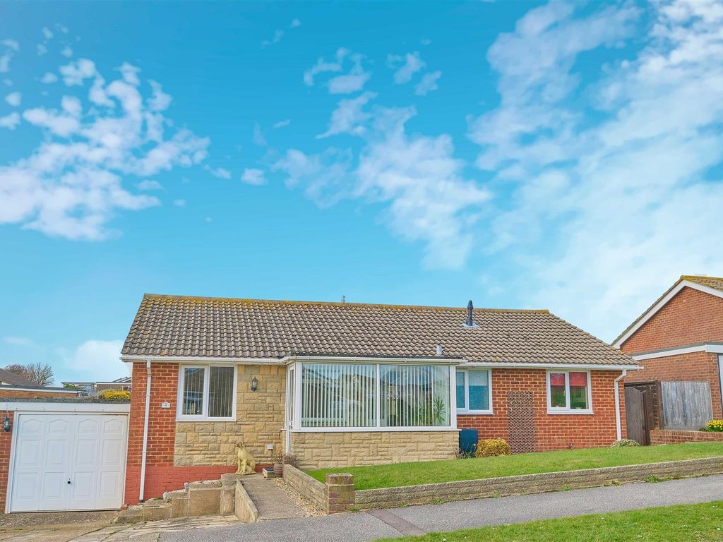 3 bed detached bungalow for sale in St. Margarets Rise,