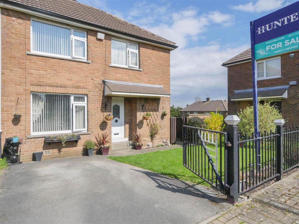 3 bed semidetached house for sale in Drive, Bradford BD4