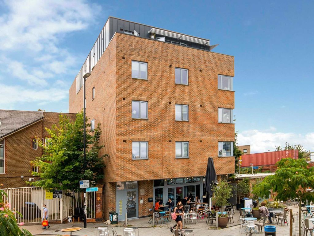 2 bed flat to rent in Coulgate Street, London SE4, £2,100 pcm - Zoopla