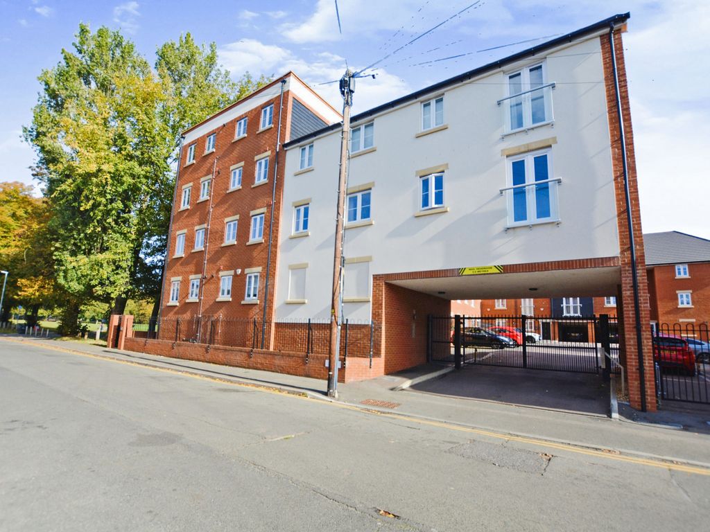2 bed flat for sale in St. James Park Road, Northampton NN5 Zoopla