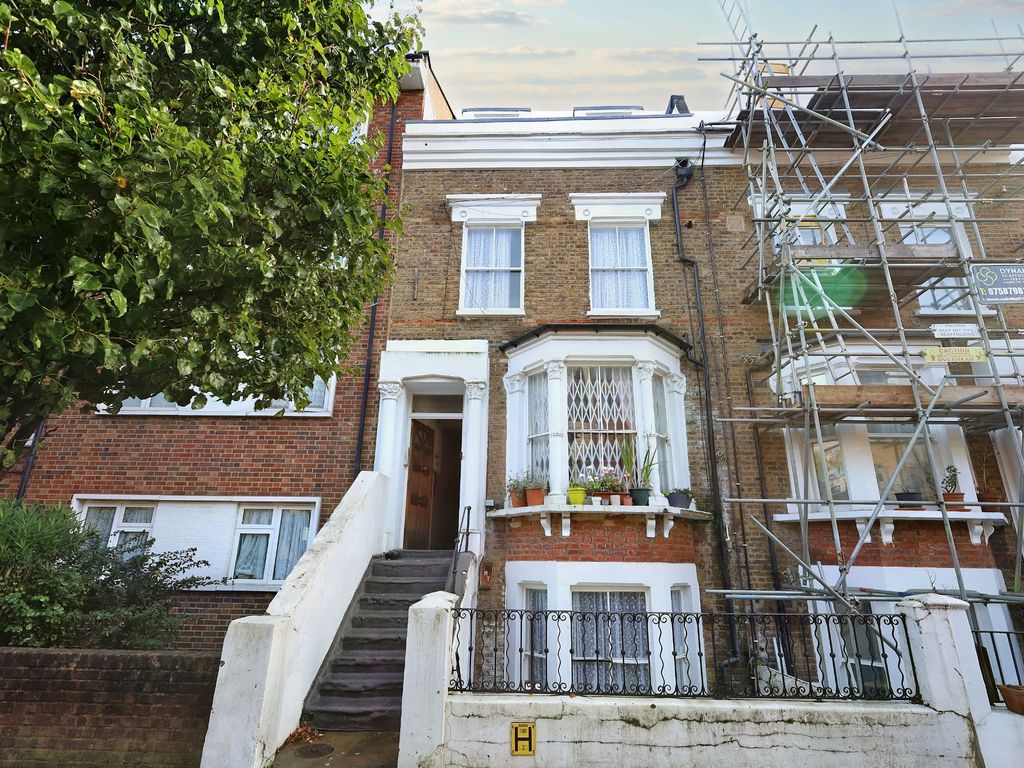 2 bed flat for sale in Kilburn Park Road, London NW6, £320,000 Zoopla