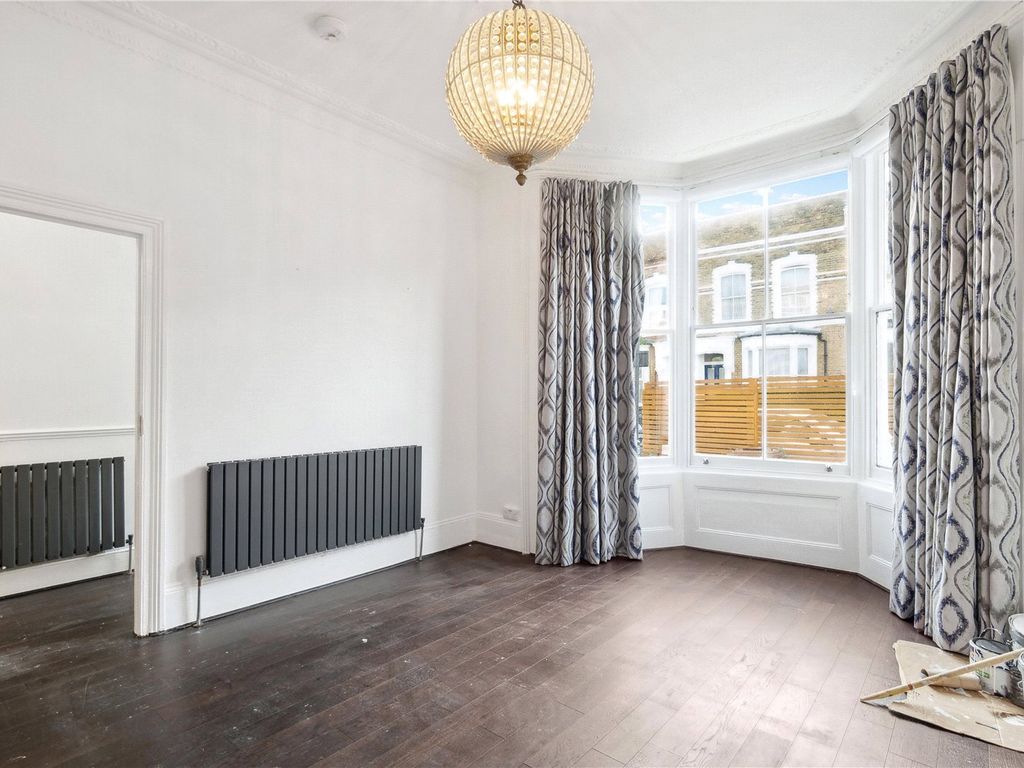 3 bed property to rent in Bayston Road, Stoke Newington Central N16, £