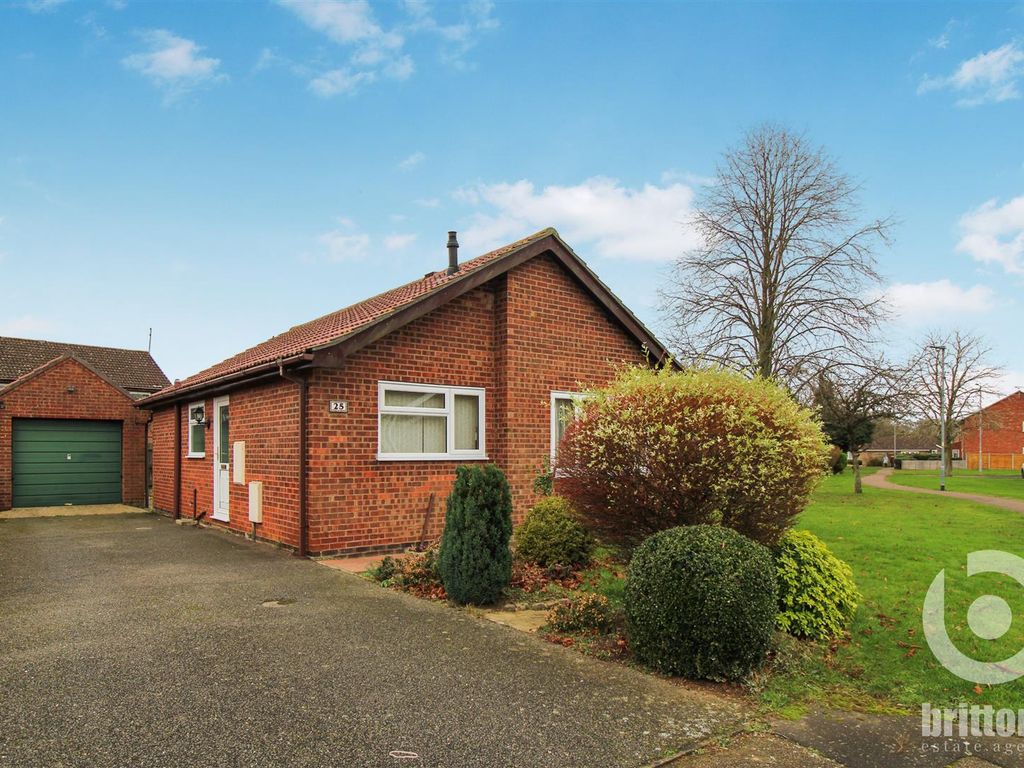 2 bed detached bungalow for sale in Mannington Place, South Wootton