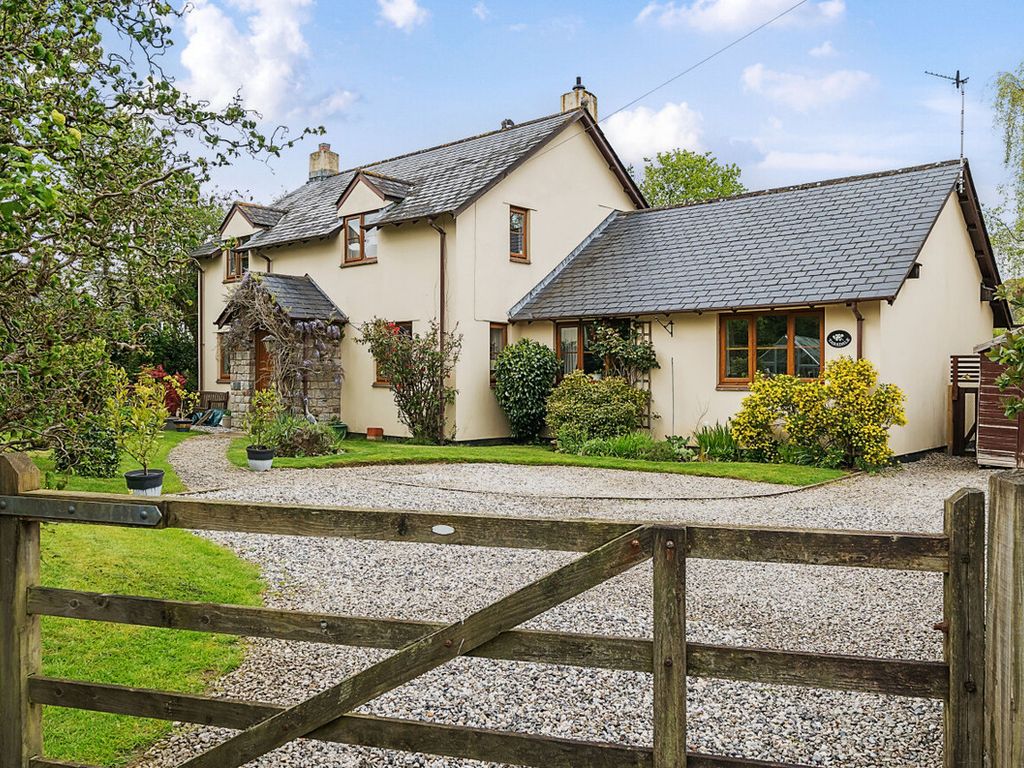 4 bed detached house for sale in Dunsford, Teign Valley, Exeter EX6, £675,000 Zoopla