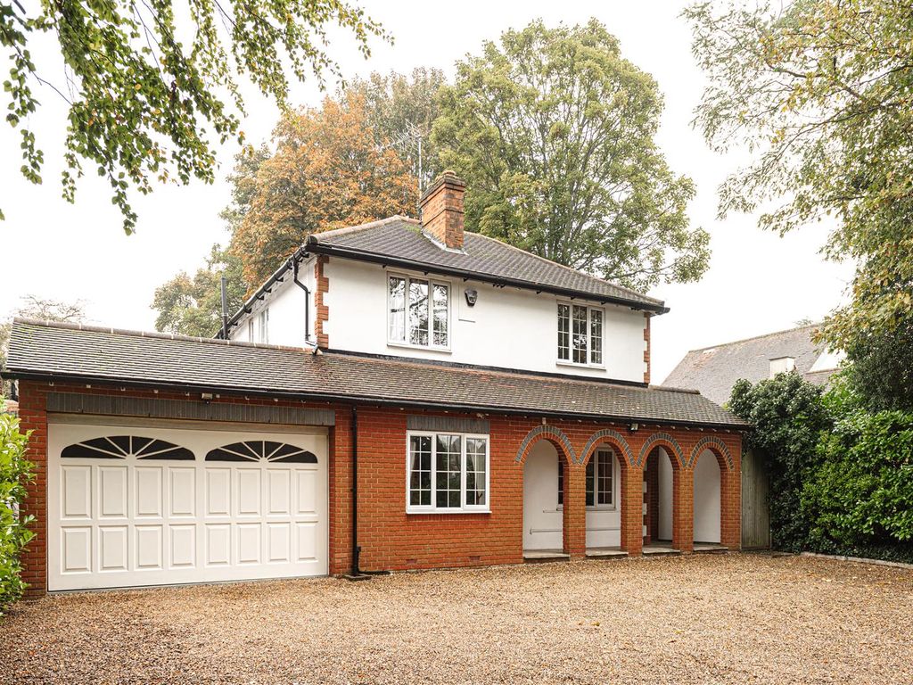 4 bed detached house for sale in Sutton Lane, Banstead SM7, £1,100,000