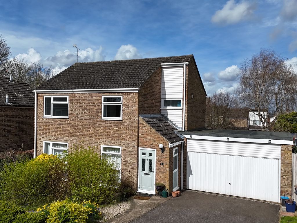 4 bed detached house to rent in Mill Hill, Royston SG8, £1,900 pcm Zoopla