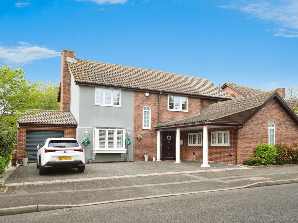 4 bed detached house for sale in St. Leonards Way, Hornchurch RM11, £