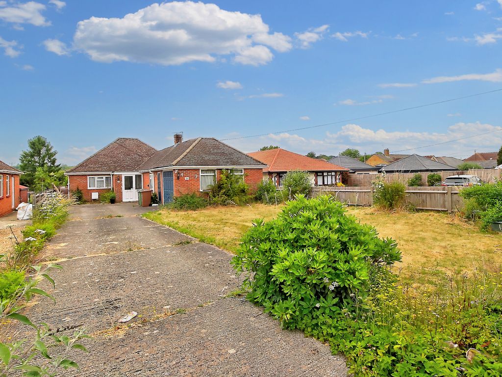 3 bed detached bungalow for sale in Pack Lane, Oakley, Basingstoke RG23