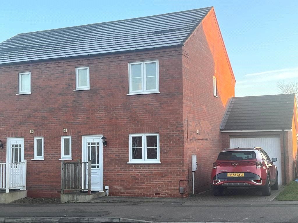 3 bed semidetached house for sale in Harvey Road, Nottingham