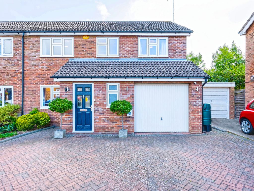 4 bed semidetached house for sale in Burnsall Place, Southdown