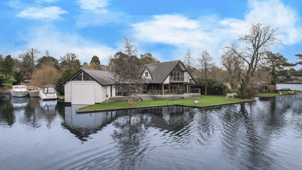 4 bed detached house for sale in Lower Street, Horning NR12, £1,300,000