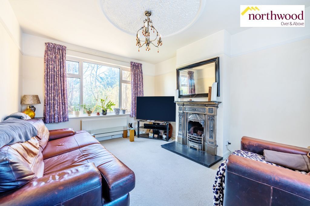 Vivian Close Watford WD19  