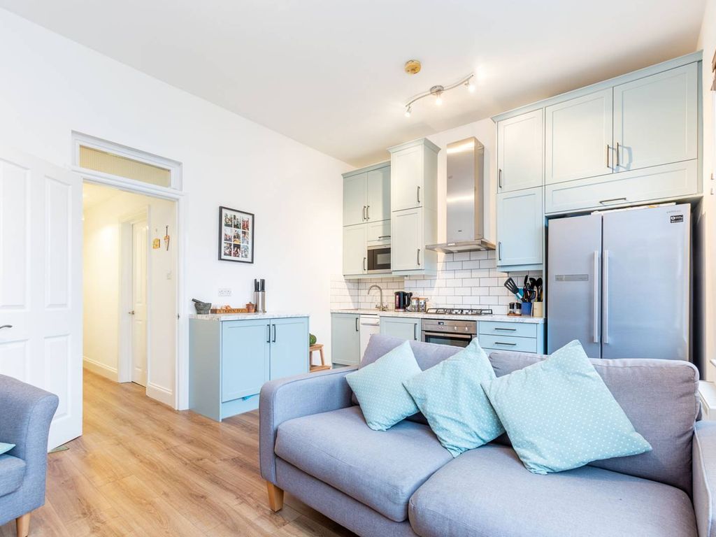 2 bed flat to rent in Haydons Road, Wimbledon, London SW19 Zoopla