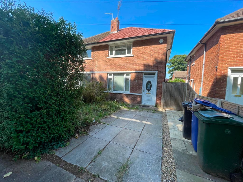 2 bed semidetached house to rent in Almond Road, Cantley, Doncaster