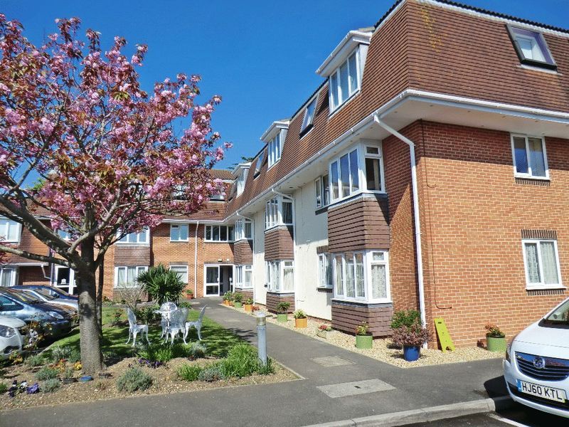 1 bed property for sale in Avon Road, Bournemouth BH8 Zoopla