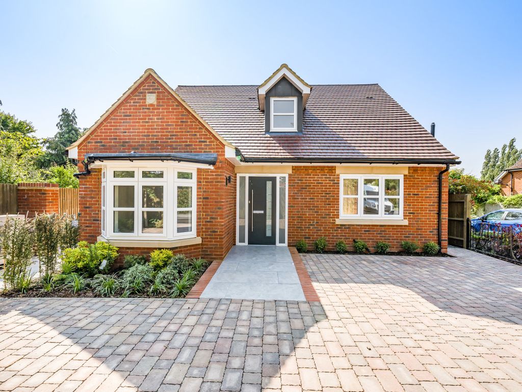 3 bed detached house for sale in Dowles Barn Close, Barkham, Wokingham