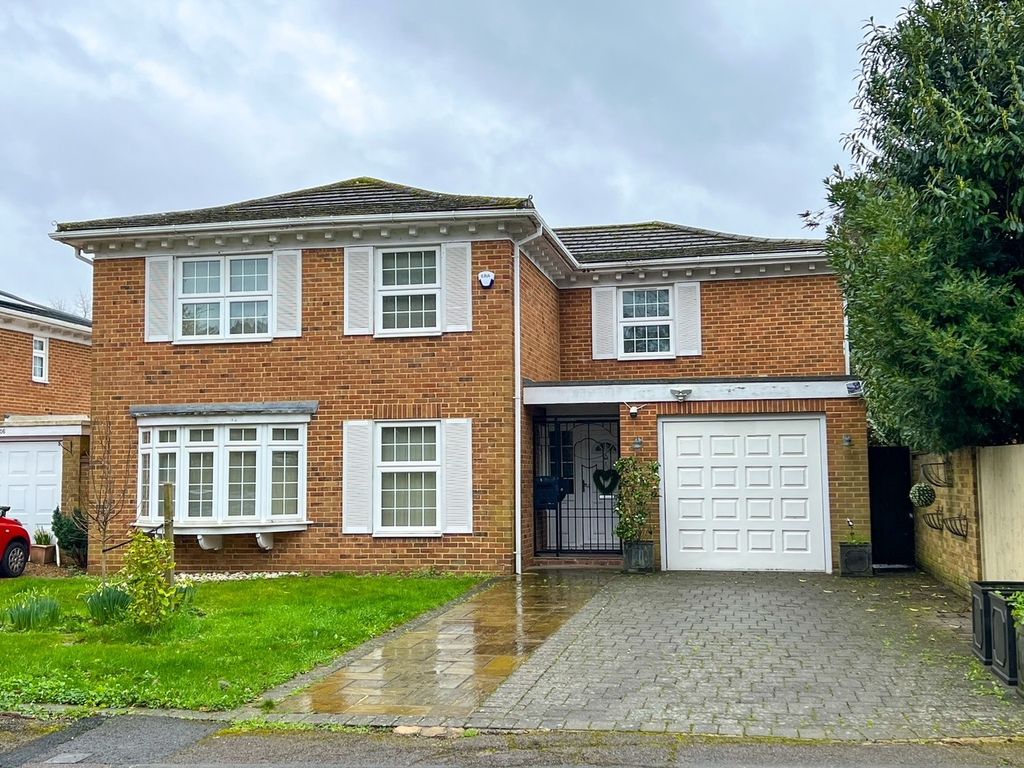 4 bed detached house for sale in Molesey Park Road, East Molesey KT8, £