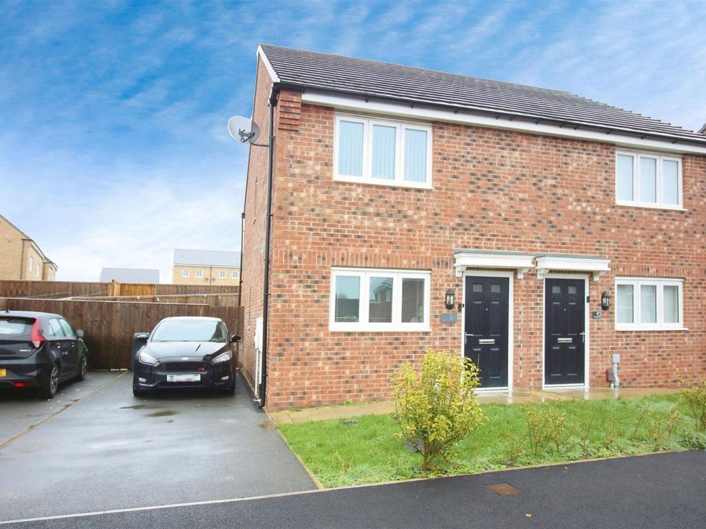 2 bed semidetached house for sale in South Parkway, Seacroft, Leeds