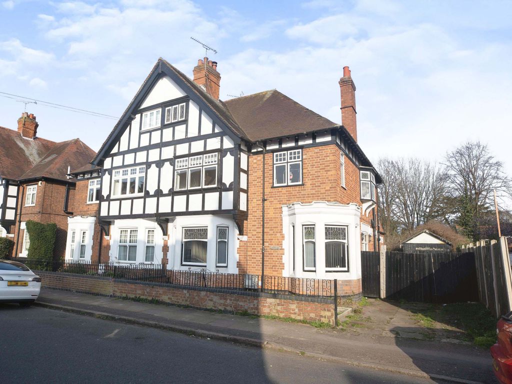 6 bed semidetached house for sale in Marlborough Road, Coventry CV2