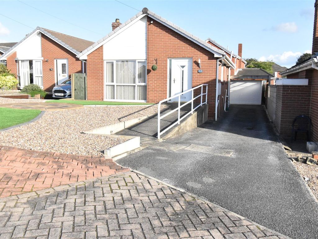 2 bed detached bungalow for sale in Nunns Croft, Featherstone