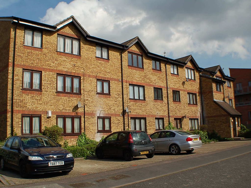 1 bed flat to rent in Vignoles Road, Romford RM7 Zoopla