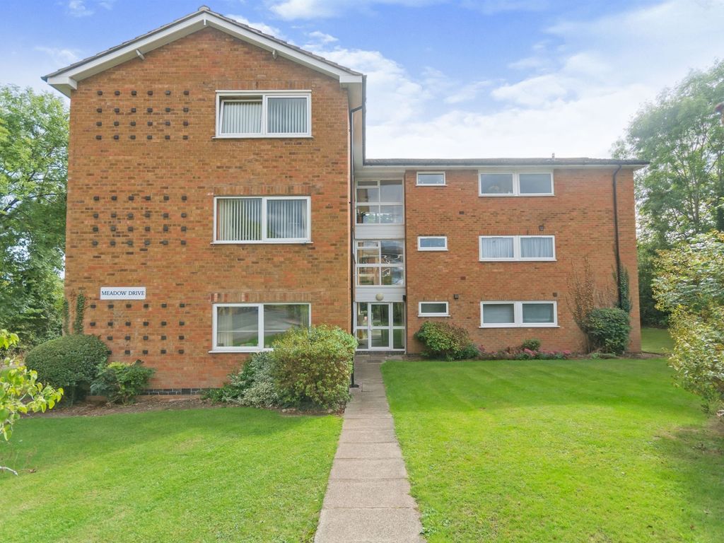2 bed flat for sale in Meadow Drive, HamptonInArden, Solihull B92