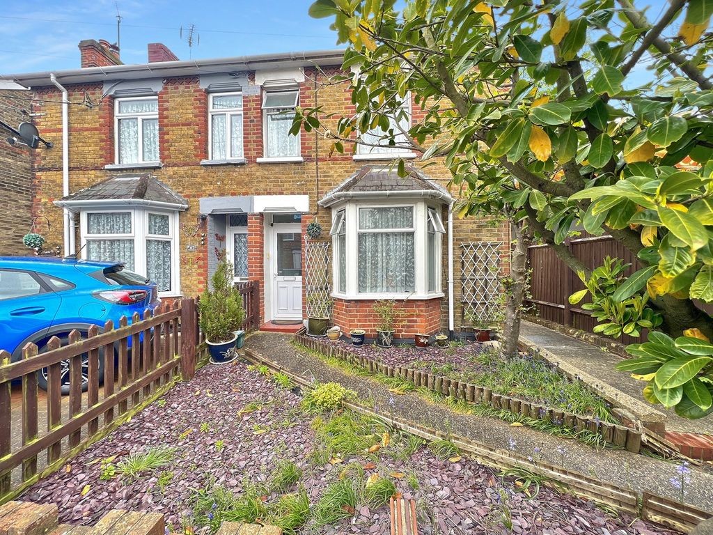 2 bed semi-detached house for sale in Mount Road, Braintree CM7, £ ...