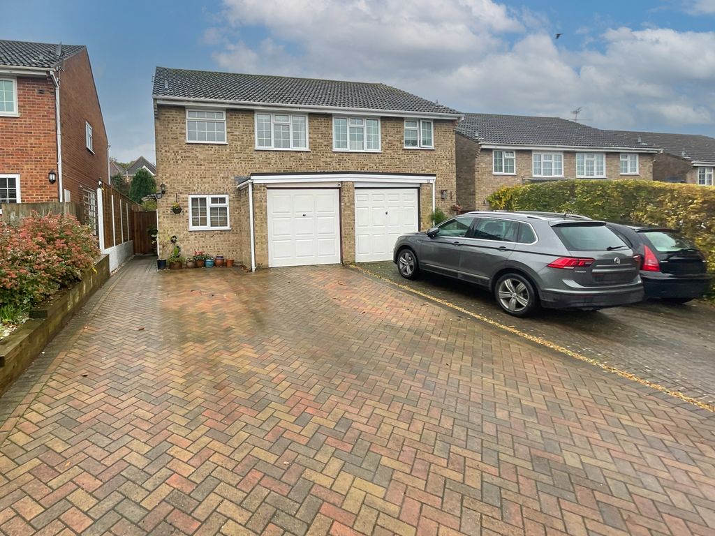 3 bed semidetached house for sale in The Links, Whitehill, Bordon