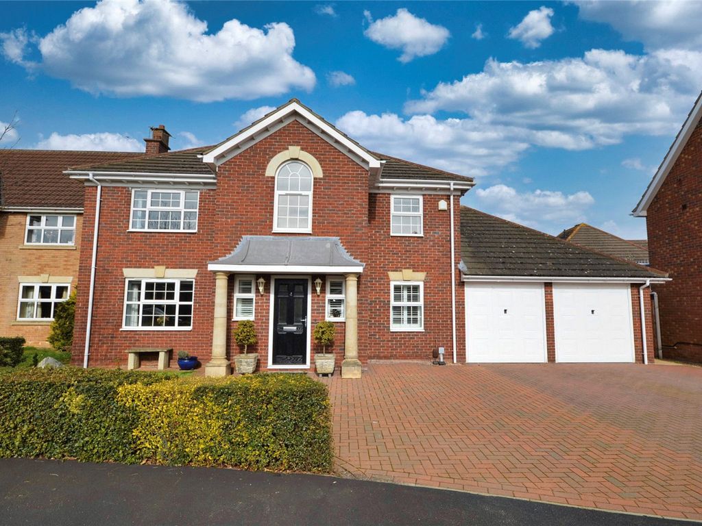 4 bed detached house for sale in Winchester Close, Bracebridge Heath