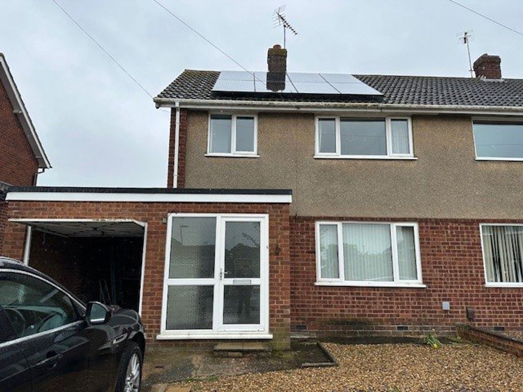 3 bed property to rent in Mendip Close, Kettering NN16, £1,100 pcm Zoopla