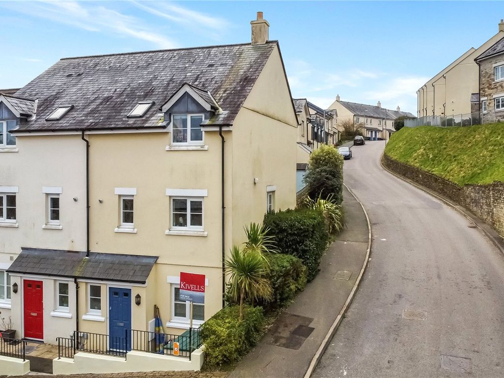 4 bed end terrace house for sale in Golitha Rise, Liskeard, Cornwall