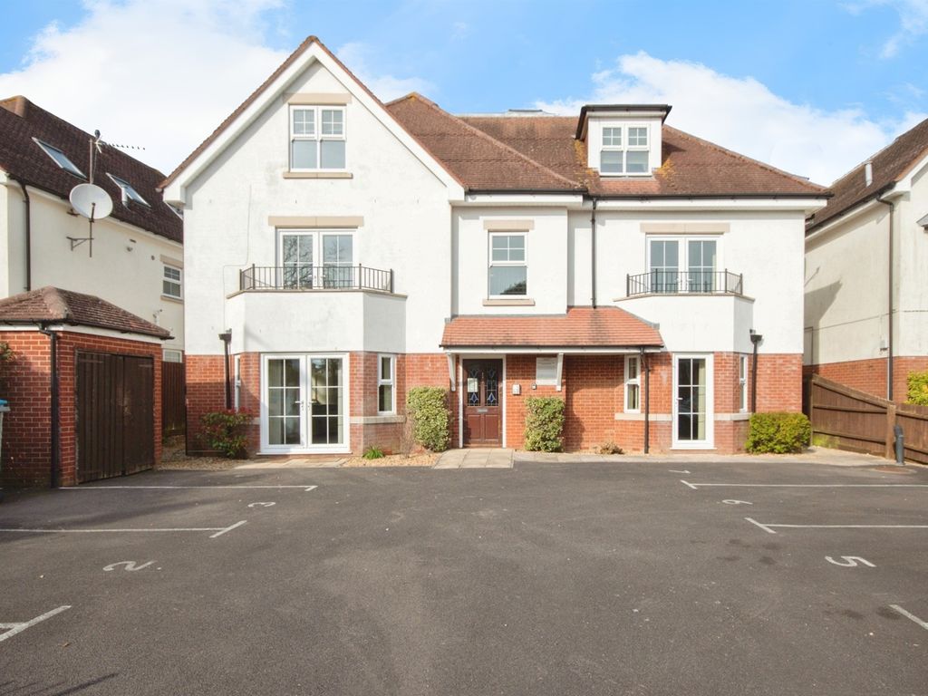 2 bed flat for sale in Talbot Road, Winton, Bournemouth BH9, £180,000