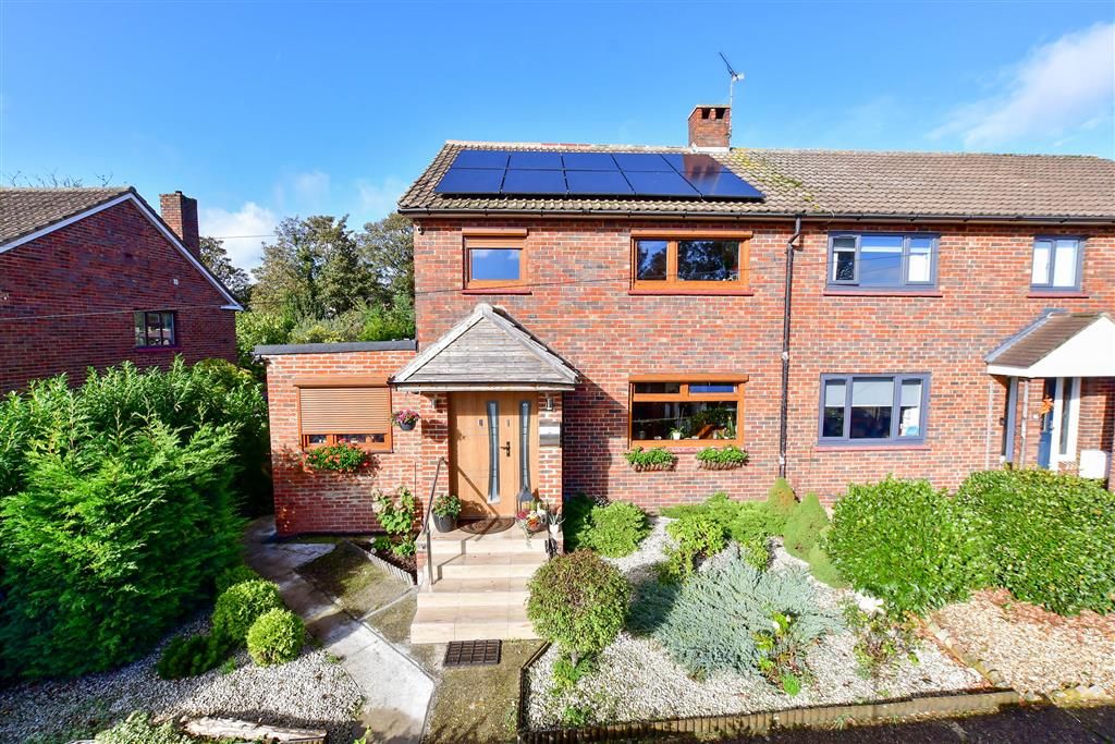 4 bed semidetached house for sale in Banks Road, Rochester, Kent ME2