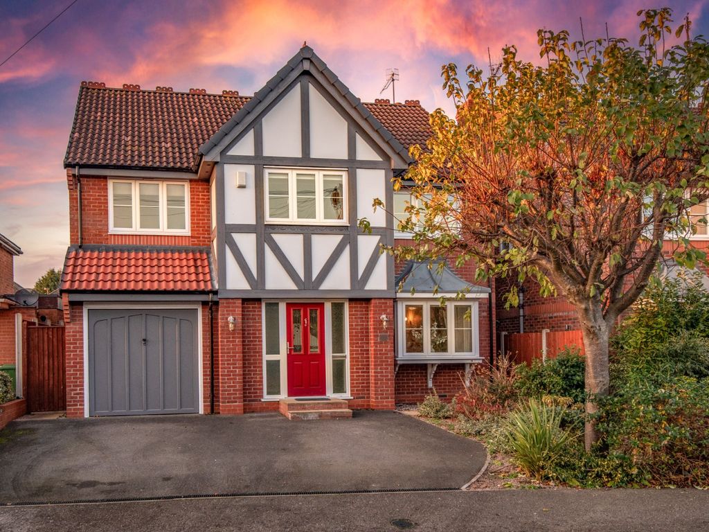 5 bed detached house for sale in Willow Road, Bromsgrove