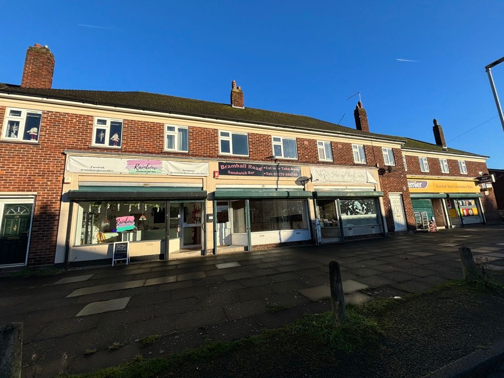 Retail premises to let in 36 Bramhall Road, Crewe, Cheshire CW2, £4,000