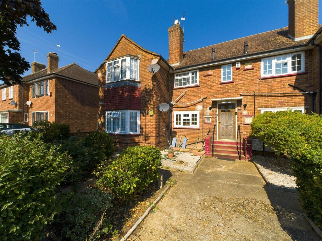 2 bed property for sale in Clyfford Road, Ruislip HA4, £325,000 Zoopla