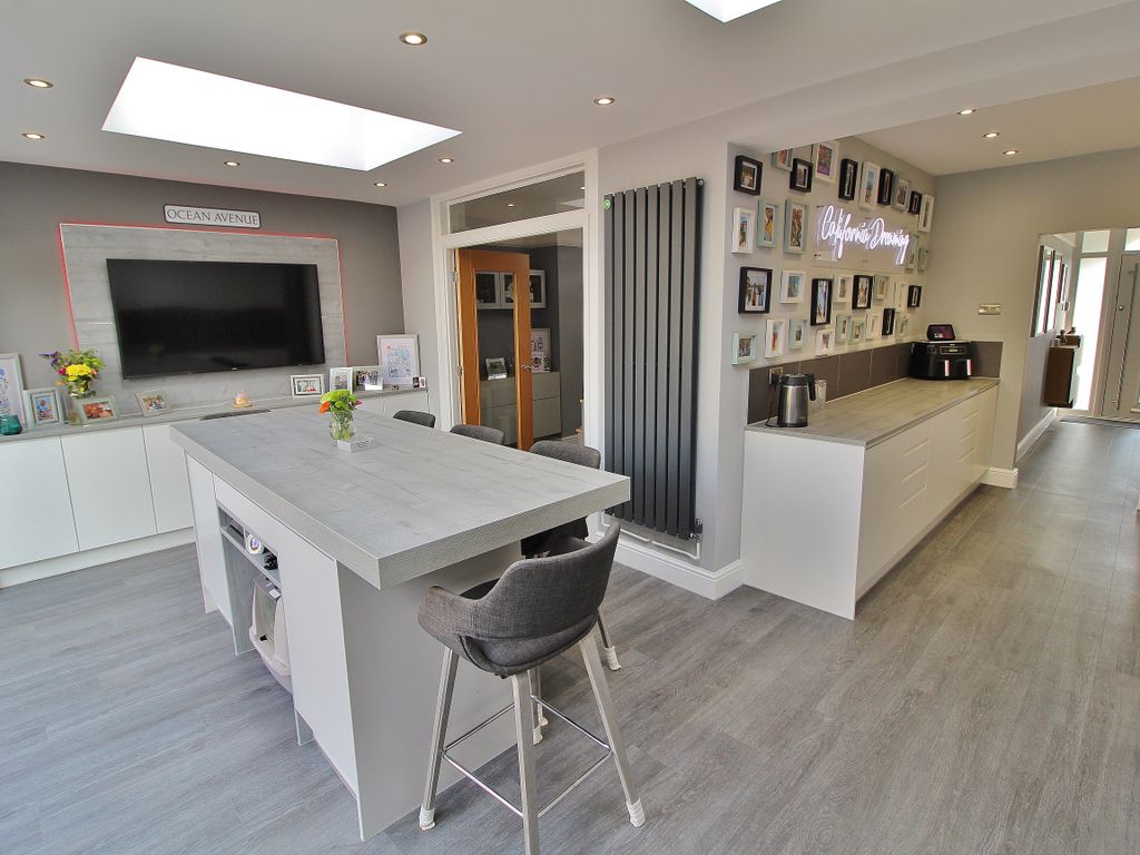 4 bed semidetached house for sale in Central Road, Drayton, Portsmouth