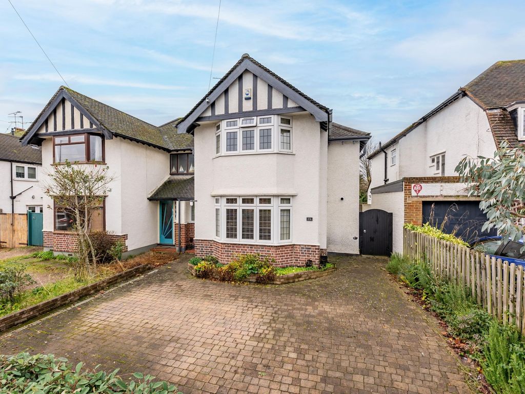 3 bed semidetached house for sale in Beechwood Avenue, St. Albans