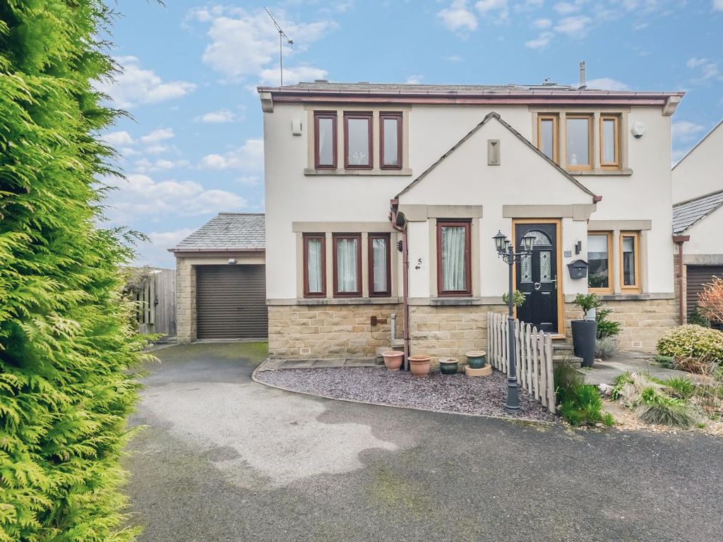 2 bed semidetached house for sale in Holme Farm Court, New Farnley
