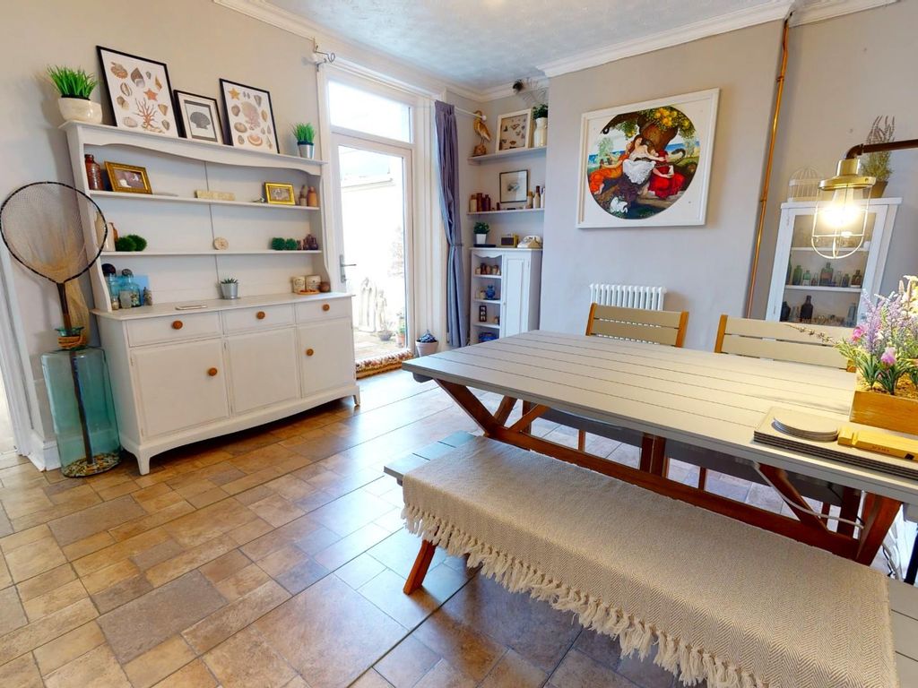 4 bed cottage for sale in Channel View Road, Portland DT5 Zoopla
