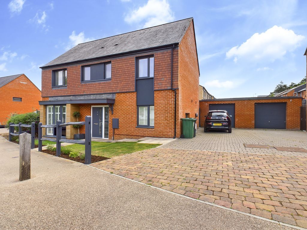 4 bed detached house for sale in Forester Walk, Bordon GU35 Zoopla