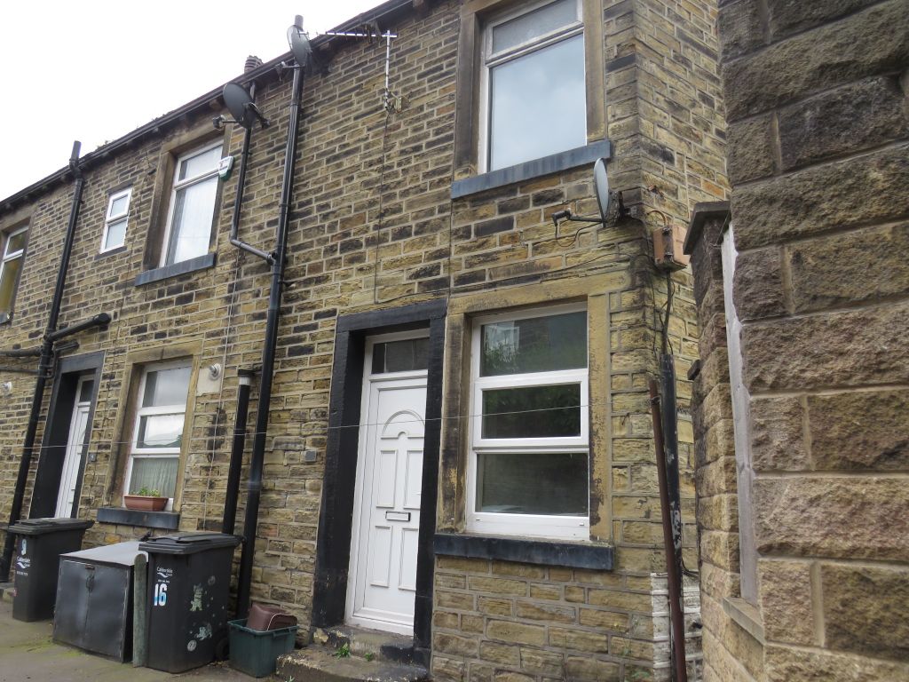 3 bed property to rent in Gratrix Lane, Sowerby Bridge HX6, £800 pcm Zoopla