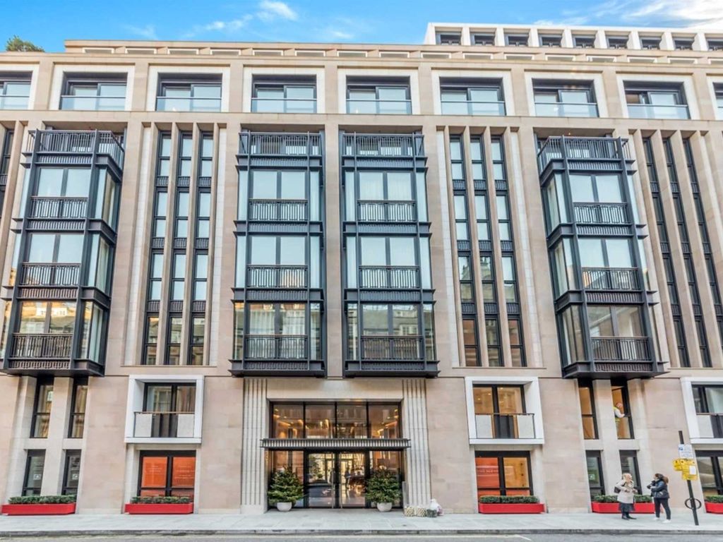 3 bed flat to rent in Portugal Street, Holborn, London WC2A, £7,367 pcm