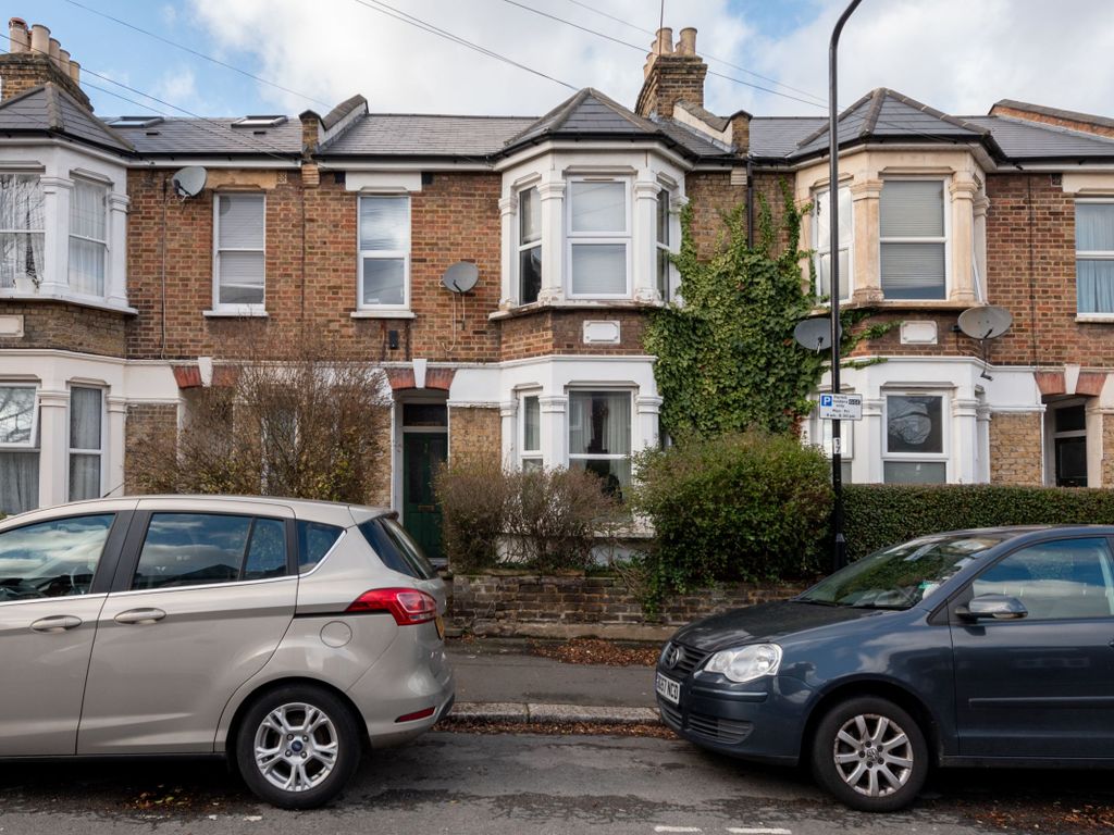 3 bed flat for sale in Murchison Road, London E10, £465,000 Zoopla